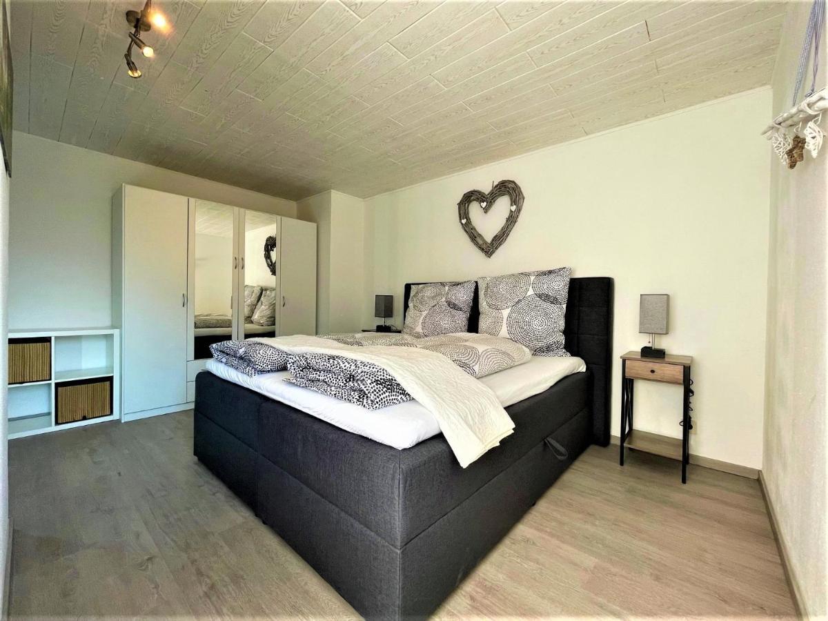 Apartamento Traumhafter Moselblick, Garten & Lounge, Boxspringbett, Top Lage Bullay Exterior foto